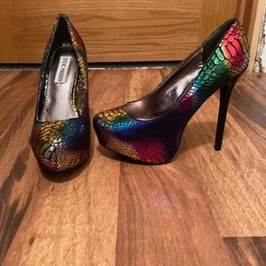 Like New!! Rainbow Snake Platform Heels
